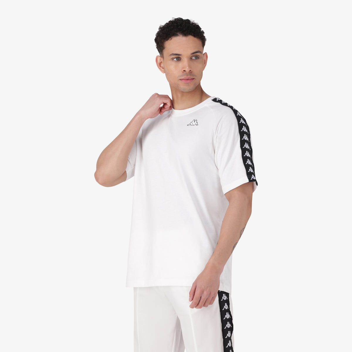 222 Banda Coen - White / Black