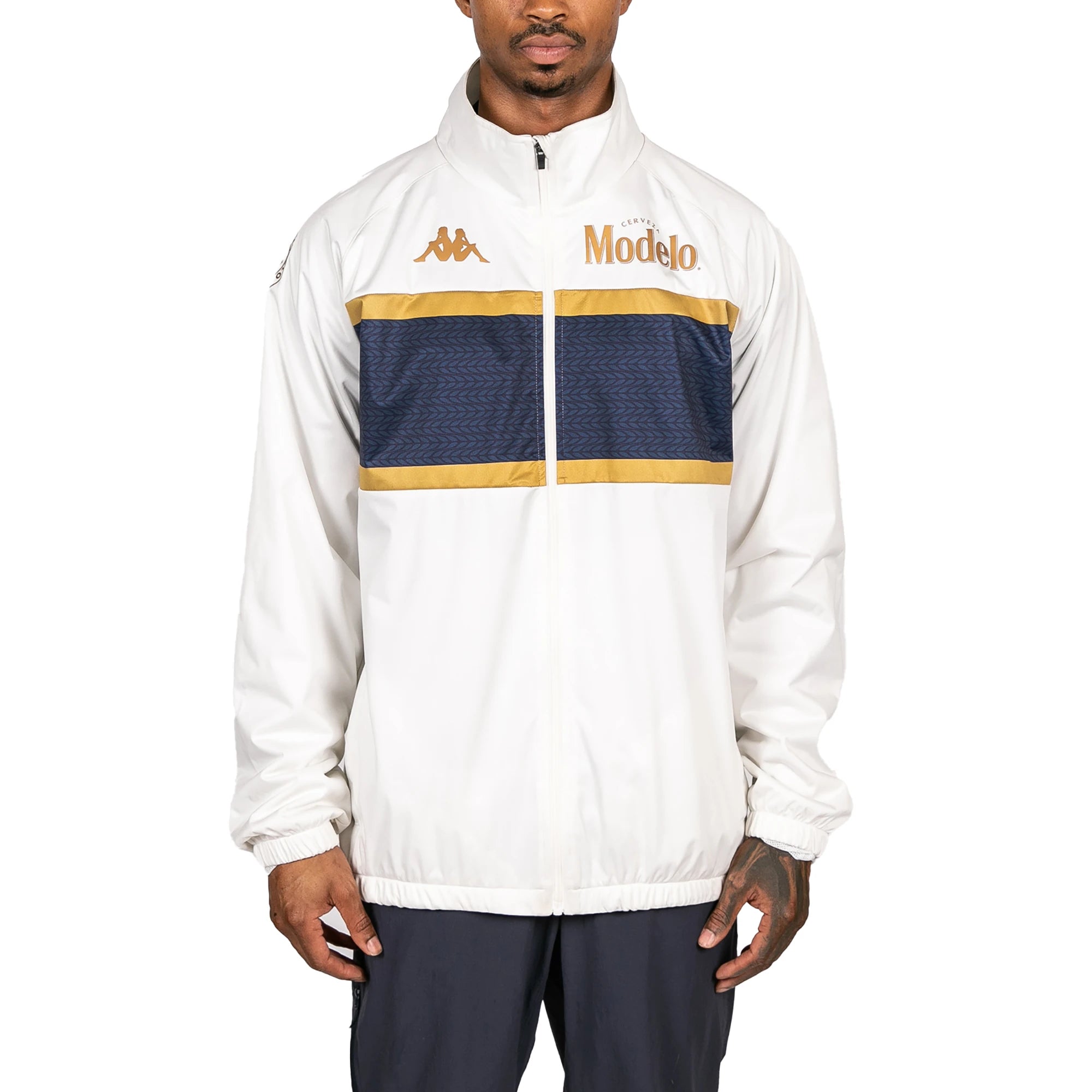 Male model wearing Arapi Modelo Jacket in white. Front view.